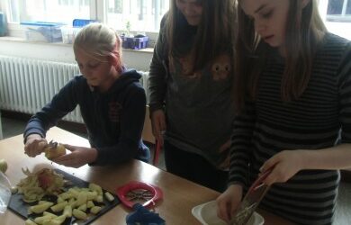 Waffeln backen mit der Grundschule